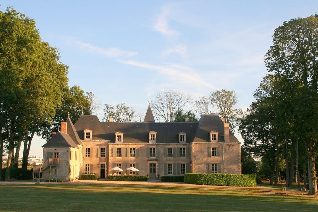 Chateau De Planchevienne Magny-Cours Bagian luar foto